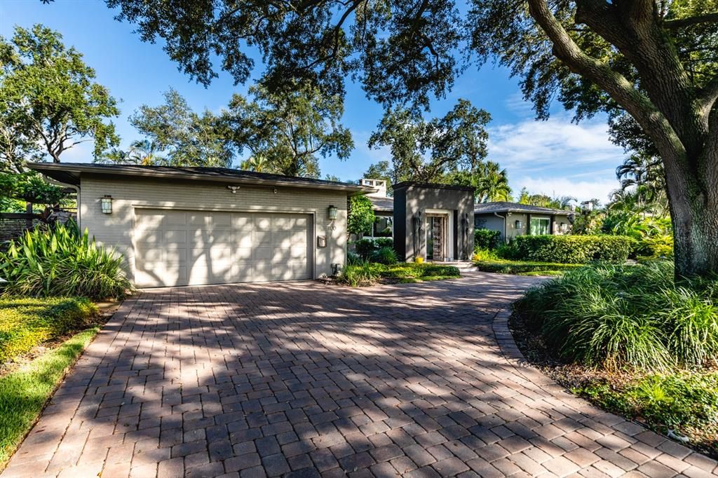 Recently Sold: $1,650,000 (3 beds, 3 baths, 2768 Square Feet)