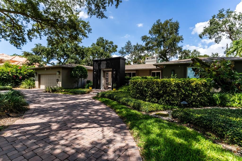 Recently Sold: $1,650,000 (3 beds, 3 baths, 2768 Square Feet)