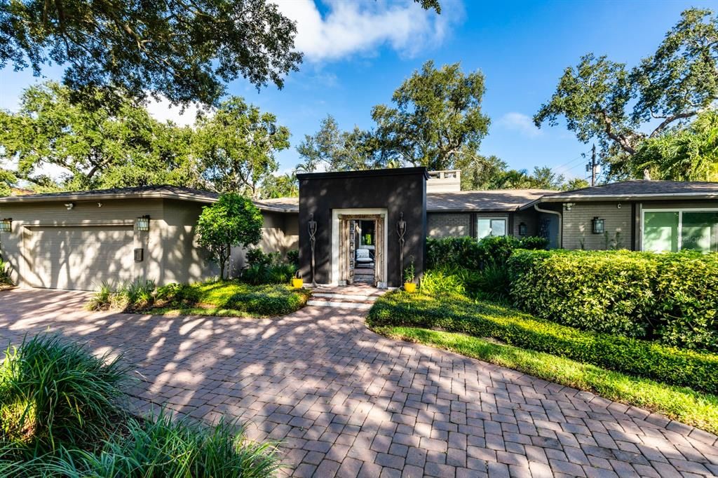 Recently Sold: $1,650,000 (3 beds, 3 baths, 2768 Square Feet)