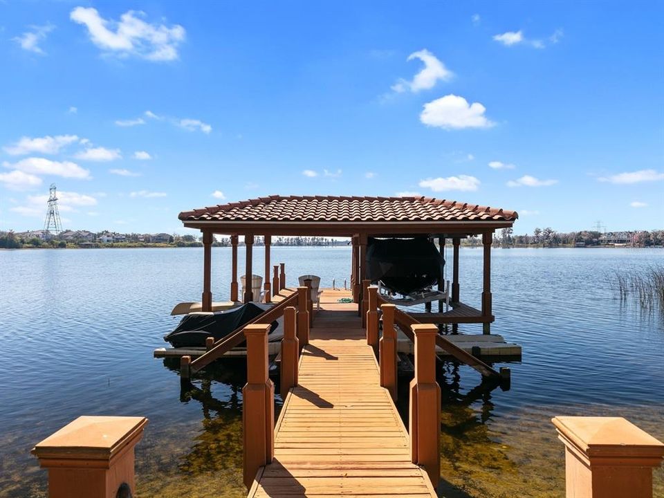 Recently Sold: $5,900,000 (5 beds, 5 baths, 7637 Square Feet)