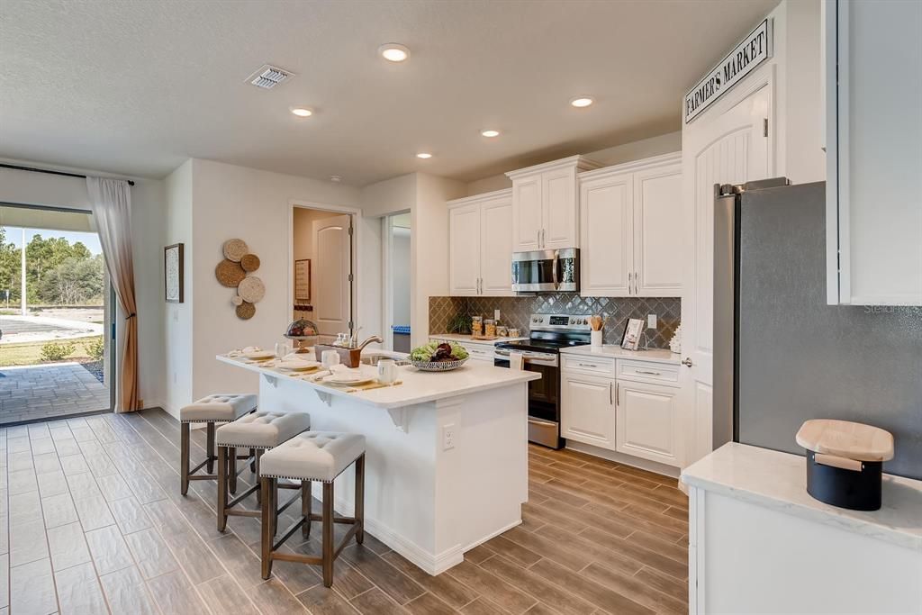 Recently Sold: $410,000 (2 beds, 2 baths, 1816 Square Feet)