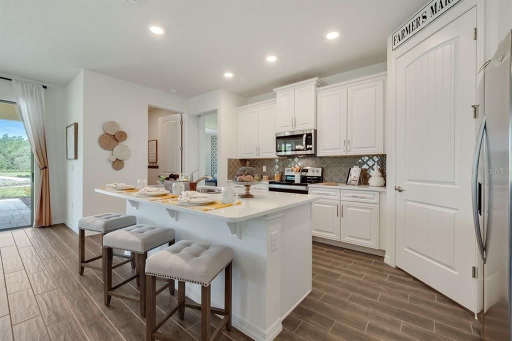 Recently Sold: $410,000 (2 beds, 2 baths, 1816 Square Feet)