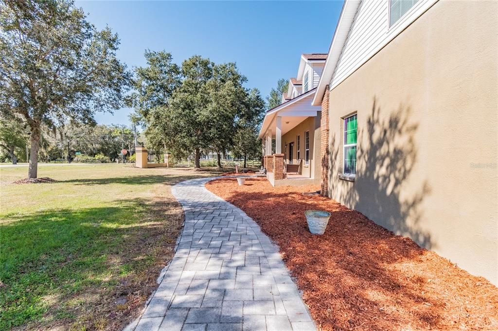 Recently Sold: $795,000 (4 beds, 2 baths, 3725 Square Feet)