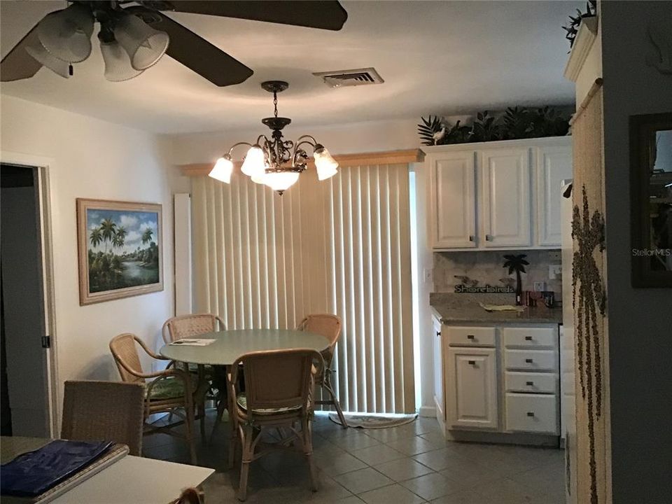 Recently Sold: $350,000 (3 beds, 2 baths, 1231 Square Feet)