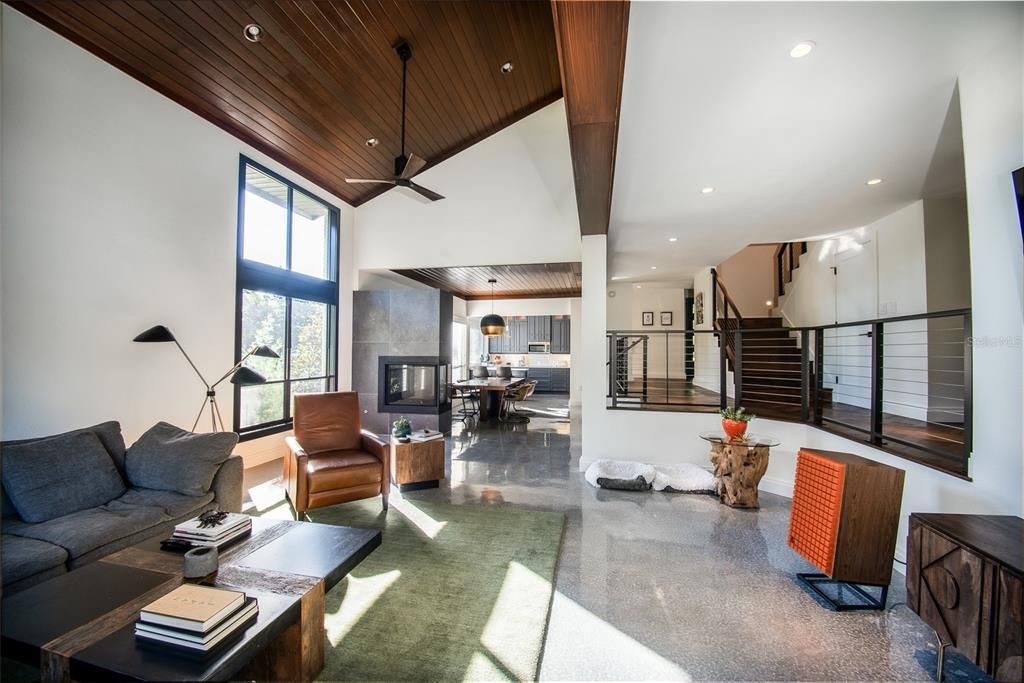 Recently Sold: $1,250,000 (5 beds, 3 baths, 4799 Square Feet)