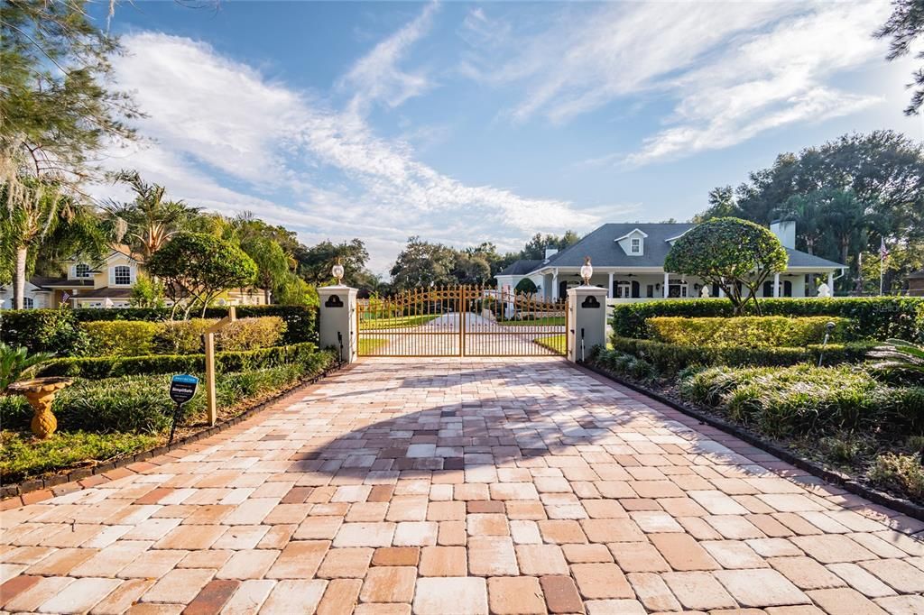 Recently Sold: $1,499,900 (5 beds, 4 baths, 5365 Square Feet)