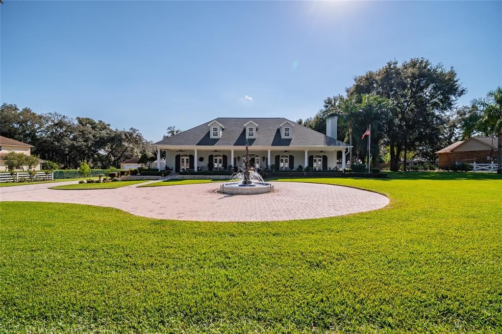 Recently Sold: $1,499,900 (5 beds, 4 baths, 5365 Square Feet)