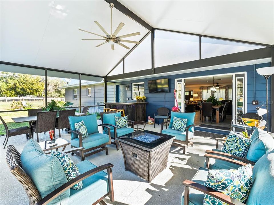 Recently Sold: $1,200,000 (5 beds, 5 baths, 3944 Square Feet)