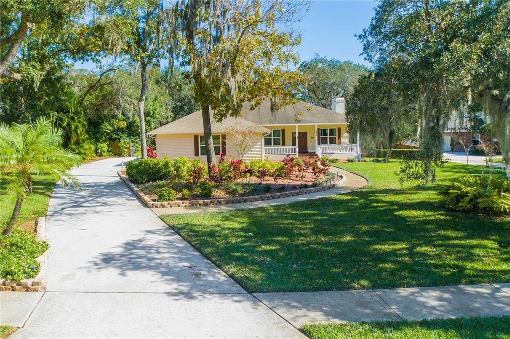Vendido Recientemente: $799,000 (3 camas, 2 baños, 2454 Pies cuadrados)
