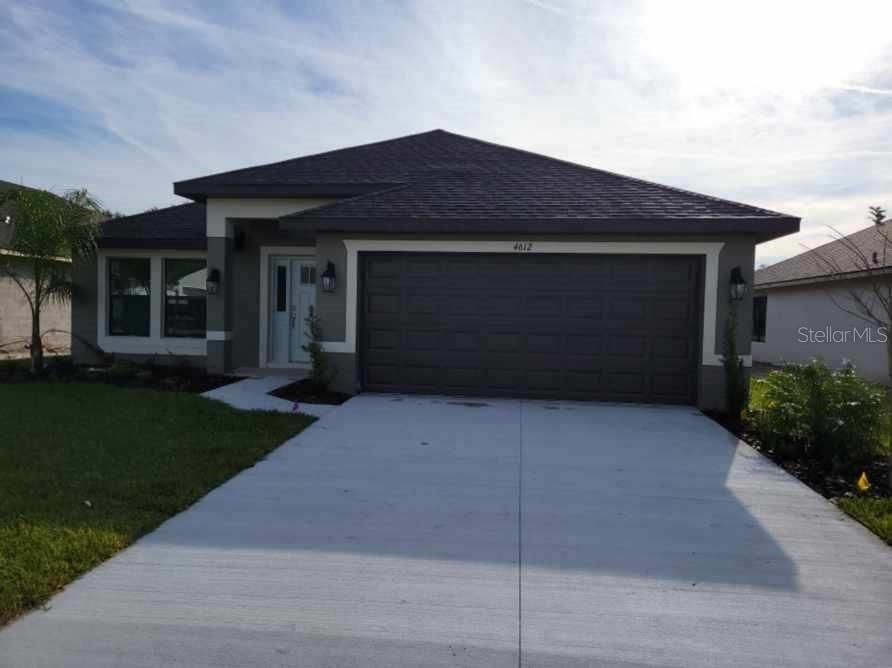 Vendido Recientemente: $309,955 (4 camas, 3 baños, 2200 Pies cuadrados)