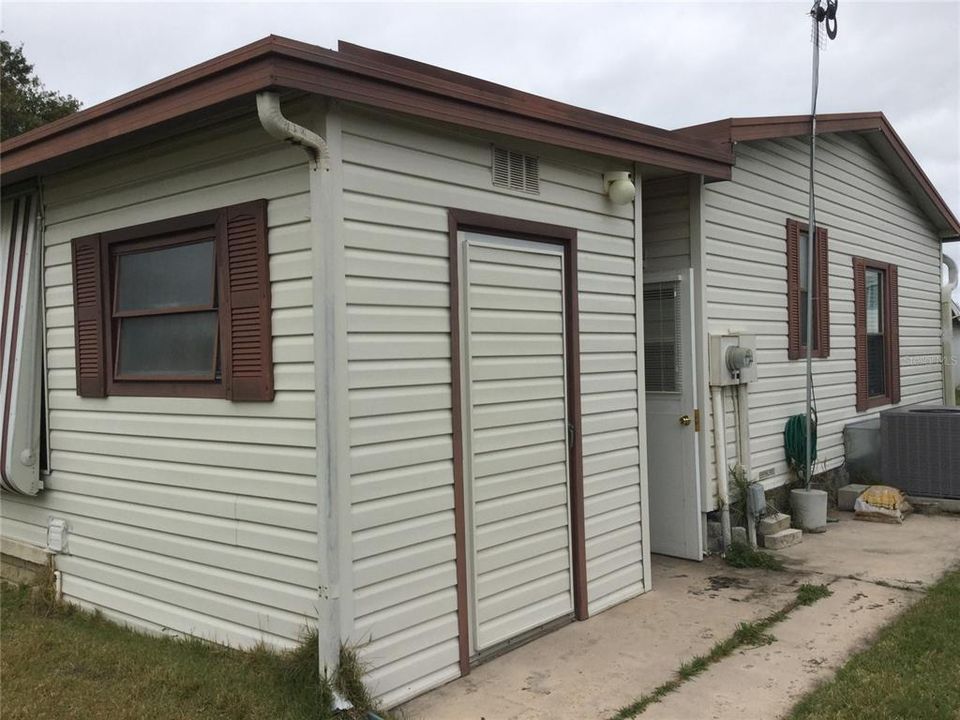 Recently Sold: $150,000 (2 beds, 2 baths, 1136 Square Feet)