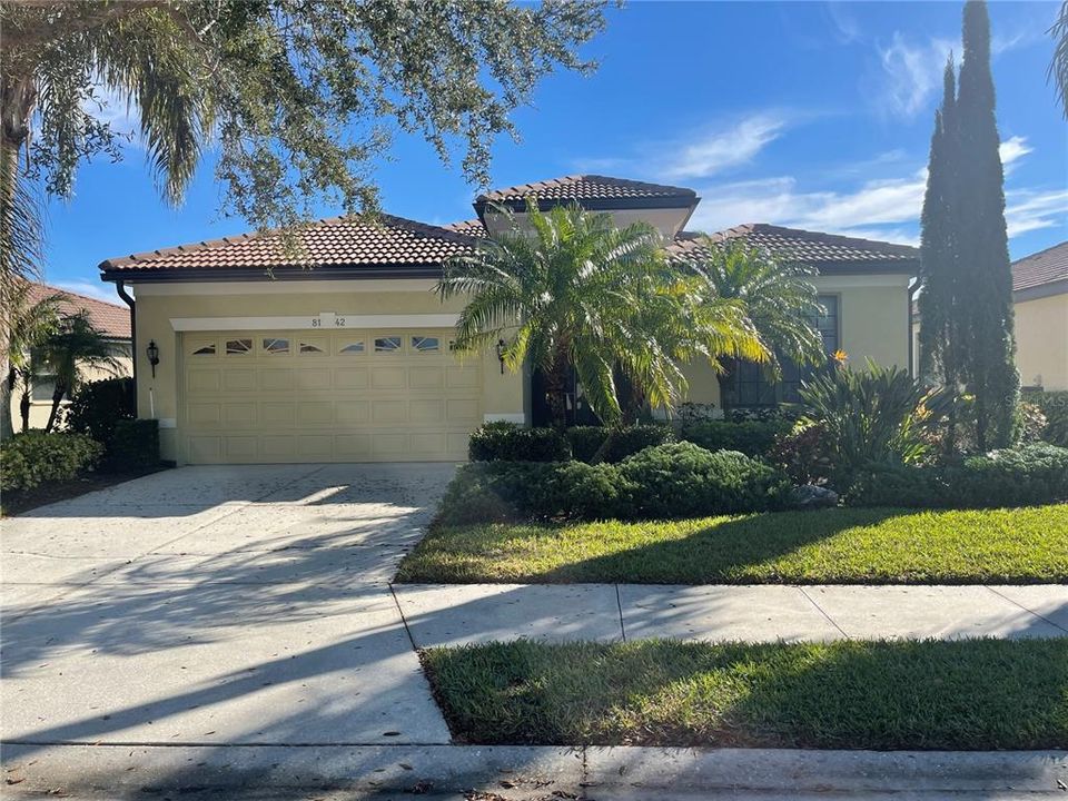 Recently Sold: $500,000 (3 beds, 2 baths, 2289 Square Feet)