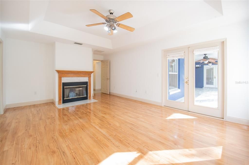 Recently Sold: $1,100,000 (4 beds, 2 baths, 2124 Square Feet)