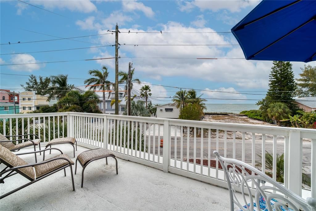 Recently Sold: $1,200,000 (3 beds, 3 baths, 1912 Square Feet)