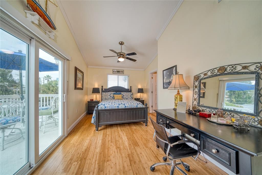 Recently Sold: $1,200,000 (3 beds, 3 baths, 1912 Square Feet)