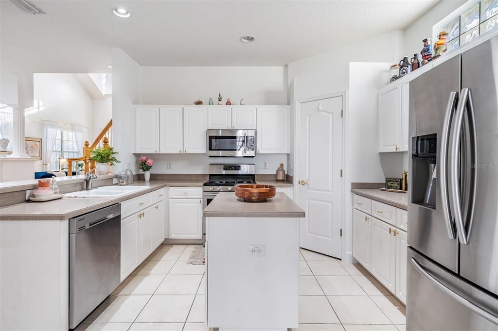 Recently Sold: $485,000 (4 beds, 2 baths, 2361 Square Feet)