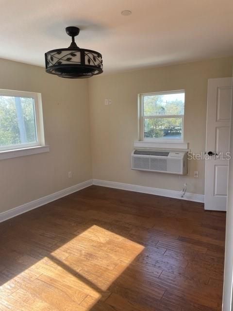 Recently Sold: $1,600 (0 beds, 0 baths, 830 Square Feet)