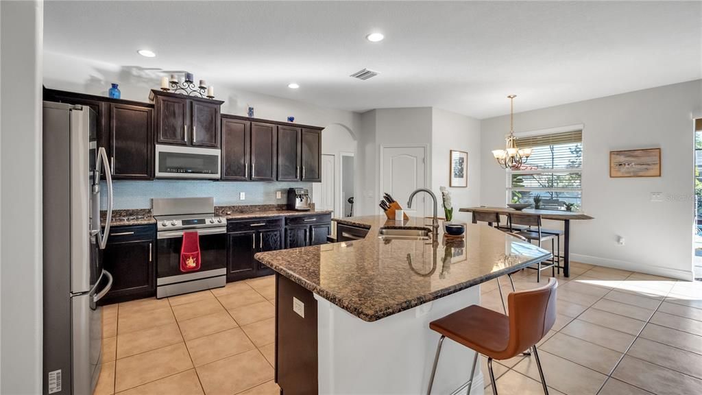 Recently Sold: $475,000 (4 beds, 2 baths, 2479 Square Feet)