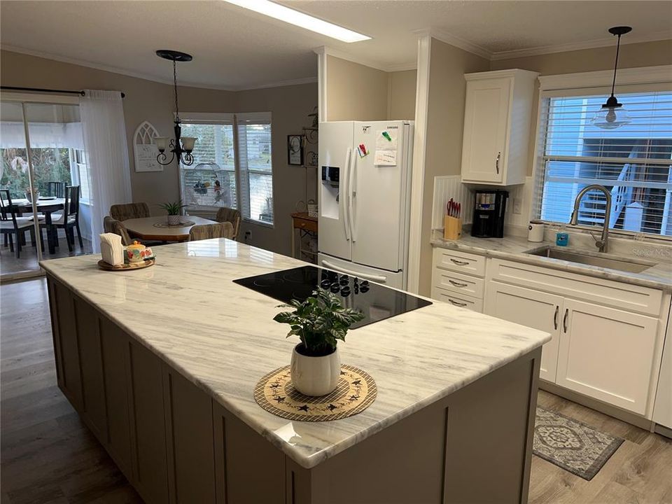 Recently Sold: $250,000 (2 beds, 2 baths, 1764 Square Feet)