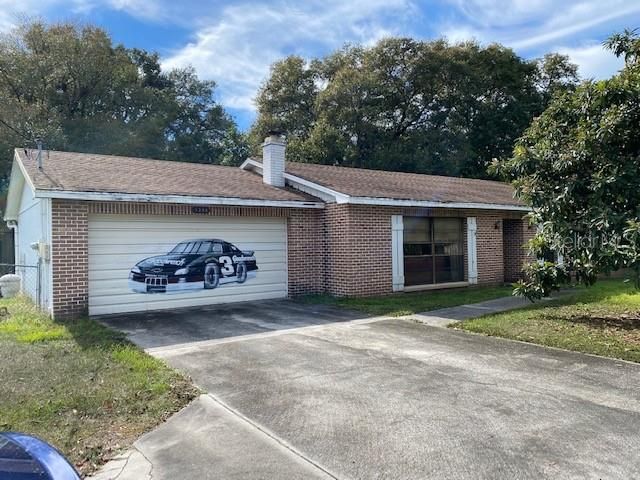 Recently Sold: $300,000 (3 beds, 2 baths, 1472 Square Feet)
