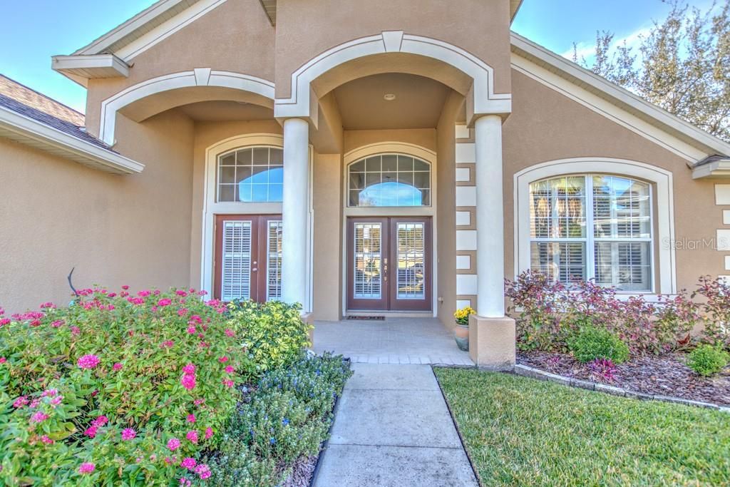 Recently Sold: $550,000 (4 beds, 3 baths, 2675 Square Feet)