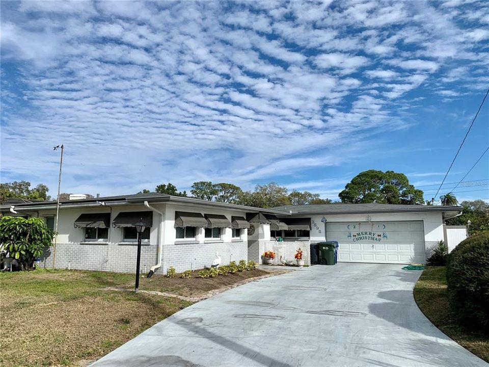 Recently Sold: $750,000 (3 beds, 3 baths, 2247 Square Feet)
