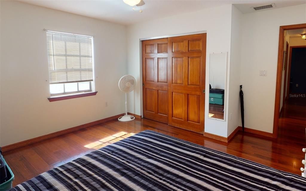 Vendido Recientemente: $629,500 (3 camas, 2 baños, 1850 Pies cuadrados)