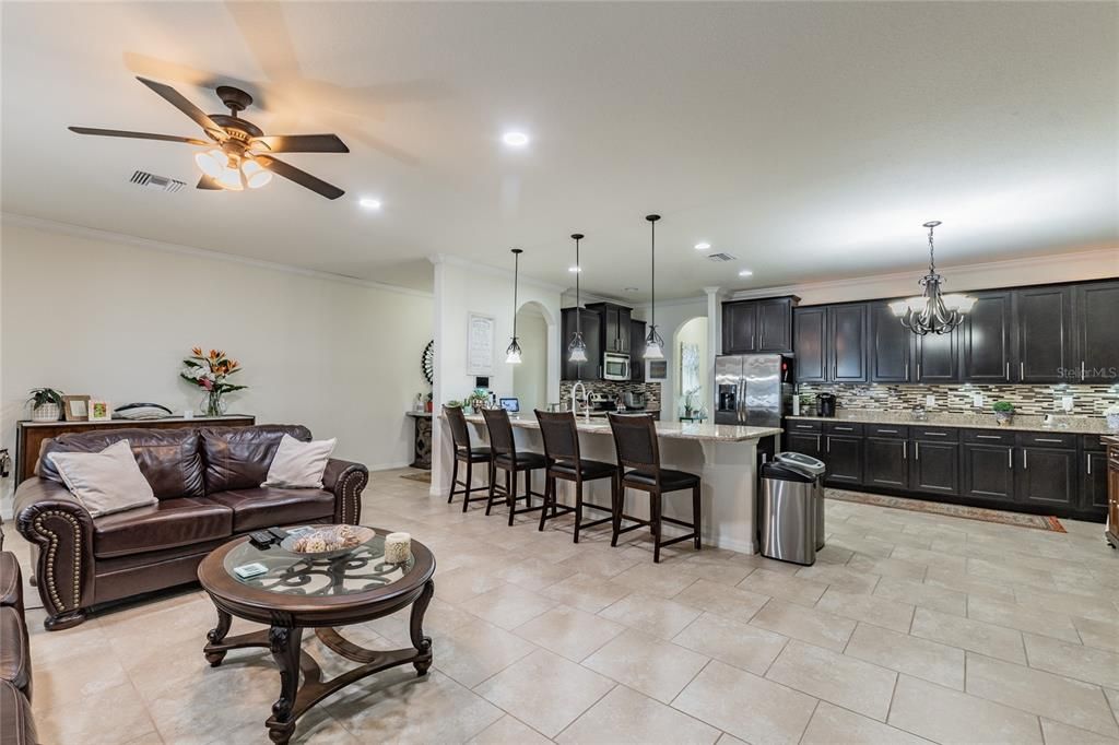 Recently Sold: $450,000 (4 beds, 3 baths, 3066 Square Feet)