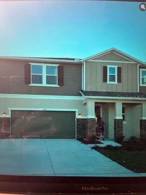 Recently Sold: $381,105 (4 beds, 2 baths, 2716 Square Feet)