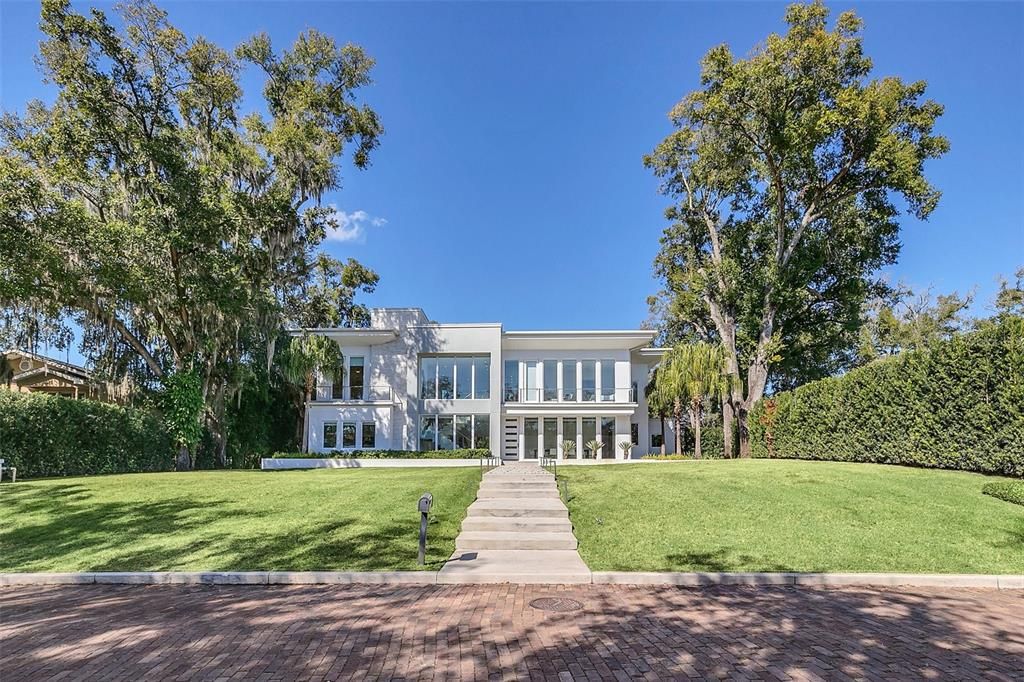 Recently Sold: $5,200,000 (5 beds, 5 baths, 5754 Square Feet)