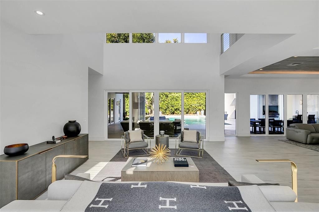 Recently Sold: $5,200,000 (5 beds, 5 baths, 5754 Square Feet)