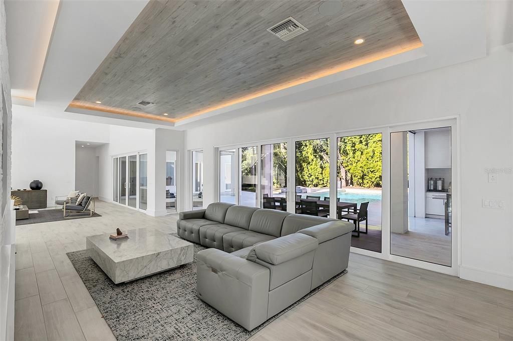 Recently Sold: $5,200,000 (5 beds, 5 baths, 5754 Square Feet)