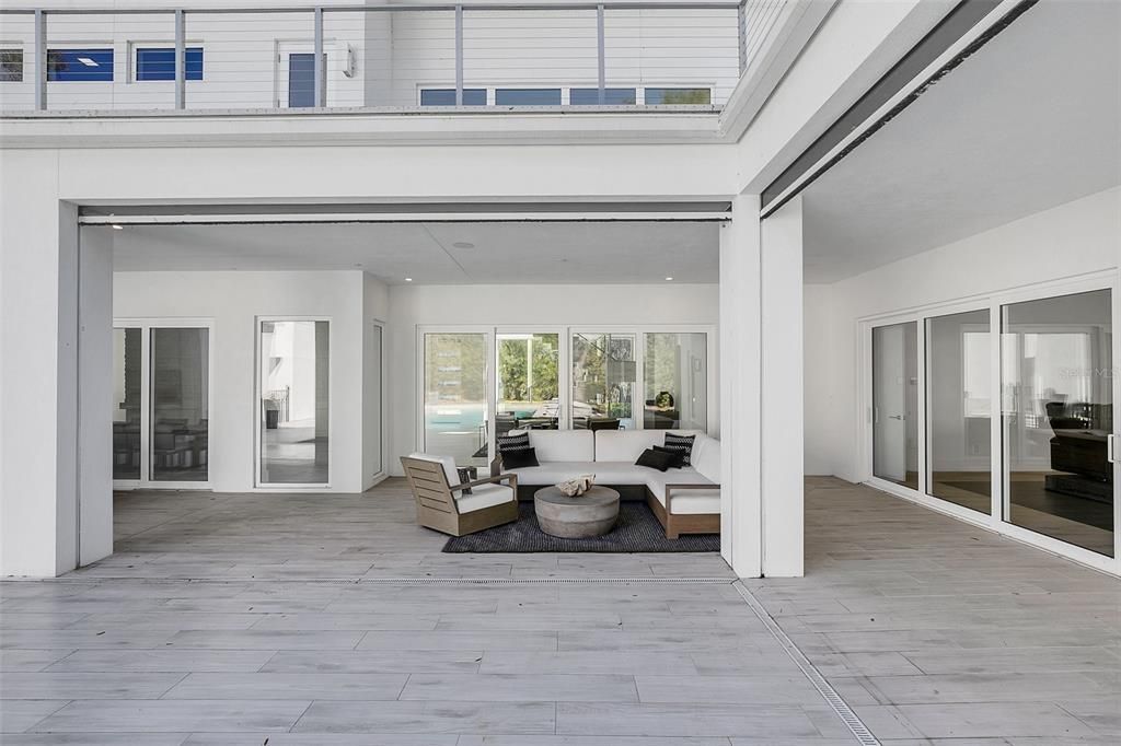 Recently Sold: $5,200,000 (5 beds, 5 baths, 5754 Square Feet)