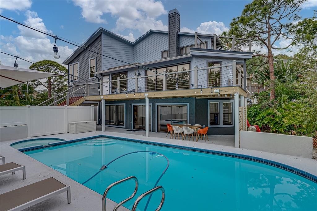 Recently Sold: $879,000 (3 beds, 3 baths, 3435 Square Feet)
