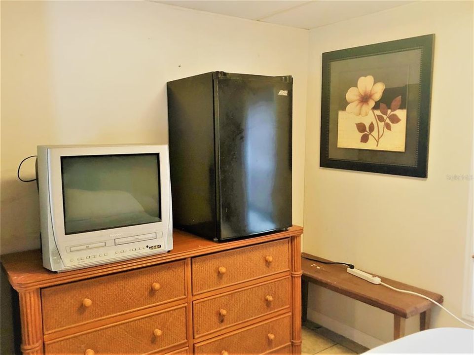 BONUS ROOM MINI FRIDGE DRESSER & TV