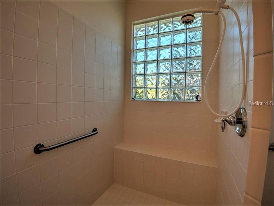 Недавно арендовано: $2,000 (2 спален, 2 ванн, 1902 Квадратных фут)