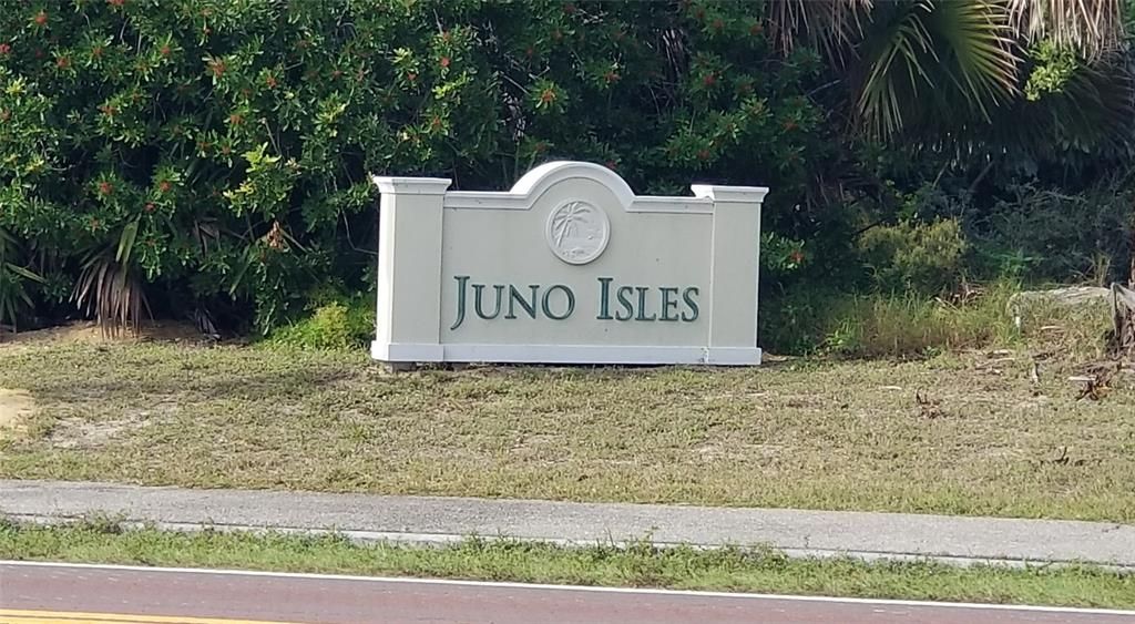Juno Isles sign