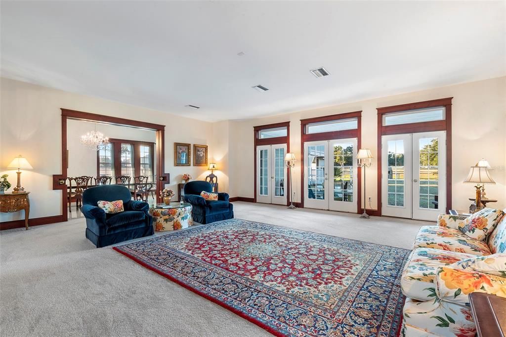 Recently Sold: $595,000 (3 beds, 3 baths, 5017 Square Feet)