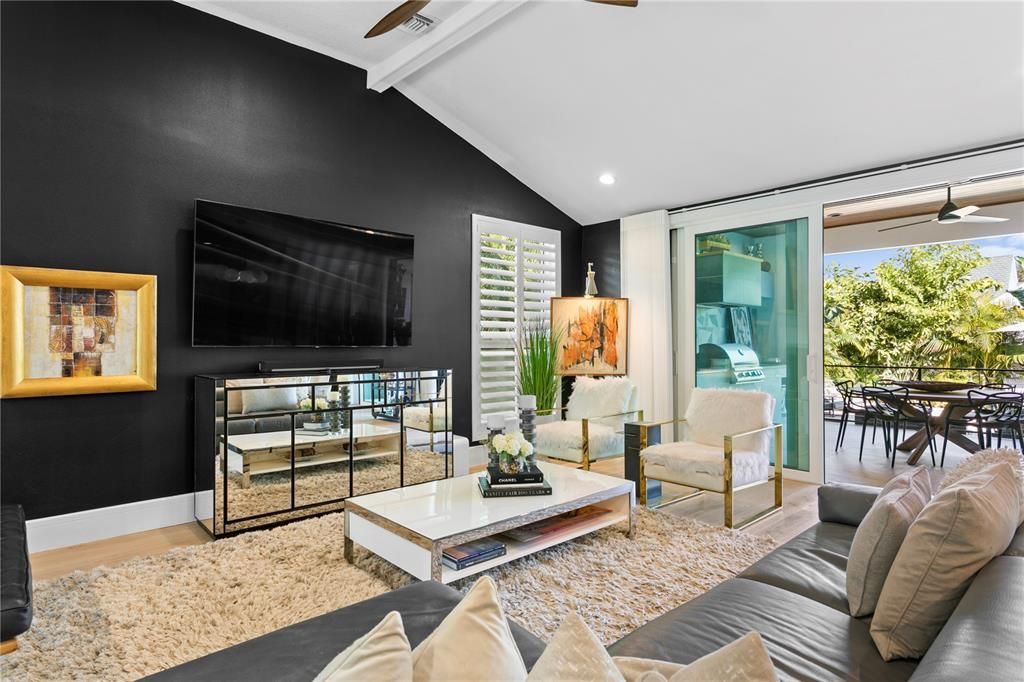 Recently Sold: $1,835,000 (3 beds, 3 baths, 2341 Square Feet)