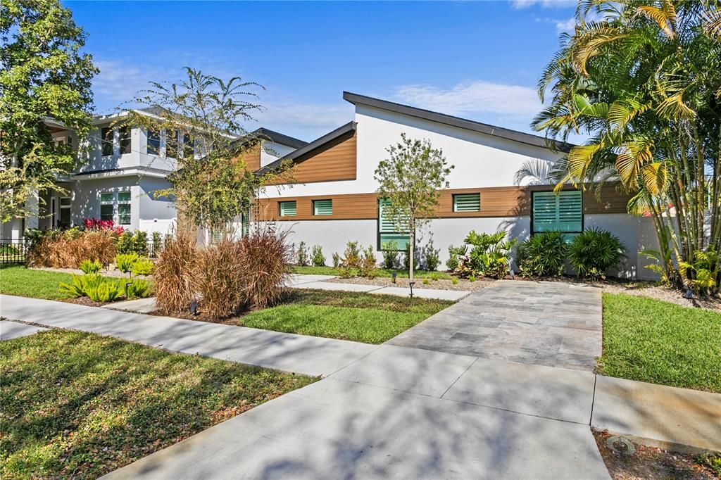 Recently Sold: $1,835,000 (3 beds, 3 baths, 2341 Square Feet)