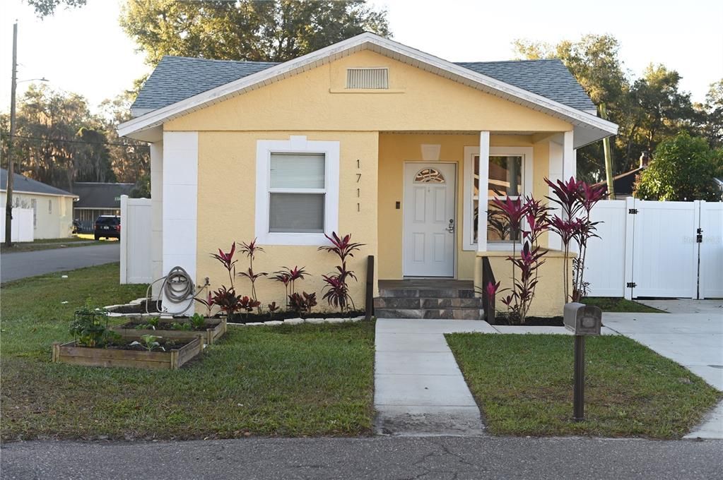 最近售出: $300,000 (3 贝兹, 2 浴室, 1136 平方英尺)