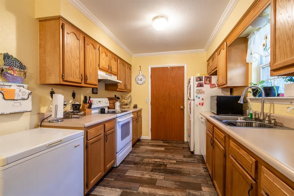 Recently Sold: $182,000 (3 beds, 2 baths, 1225 Square Feet)