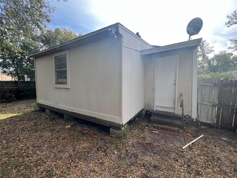 Recently Sold: $79,000 (3 beds, 2 baths, 1359 Square Feet)