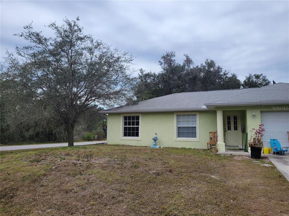 Recently Sold: $300,000 (3 beds, 2 baths, 1328 Square Feet)