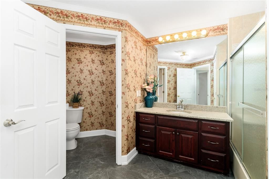 最近售出: $609,900 (5 贝兹, 3 浴室, 3650 平方英尺)
