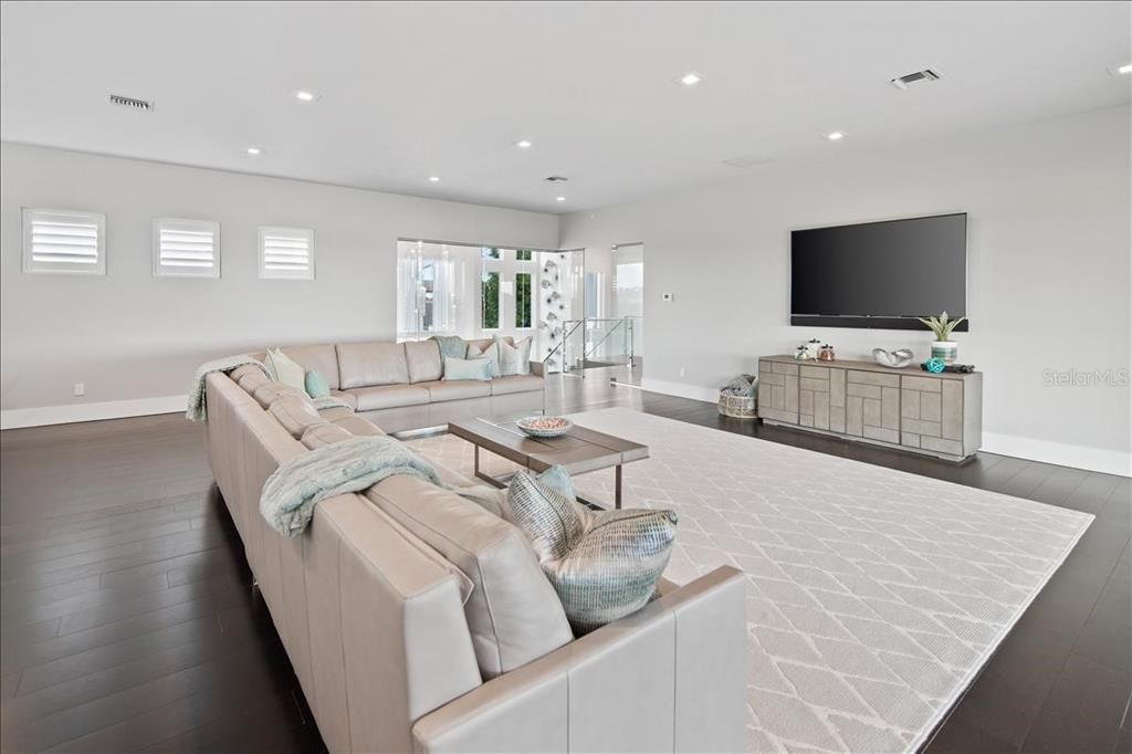 Recently Sold: $5,500,000 (4 beds, 4 baths, 7875 Square Feet)