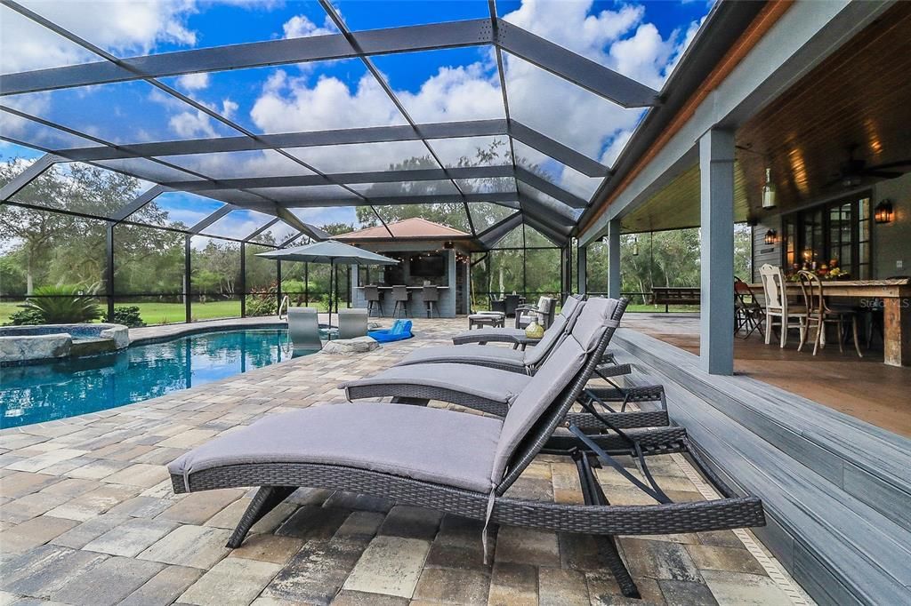 Recently Sold: $1,900,000 (5 beds, 4 baths, 3961 Square Feet)