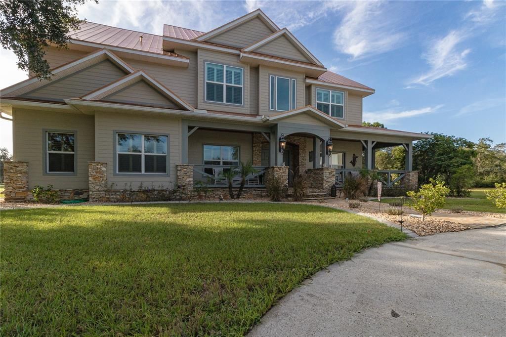Recently Sold: $1,900,000 (5 beds, 4 baths, 3961 Square Feet)