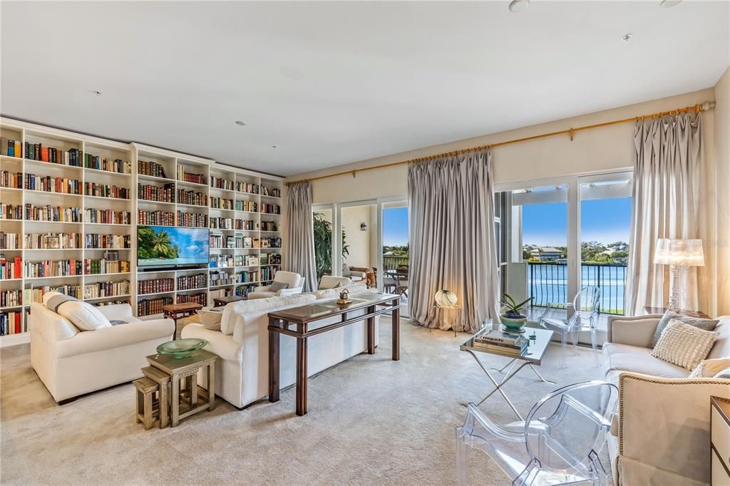 Recently Sold: $1,499,000 (3 beds, 3 baths, 2560 Square Feet)