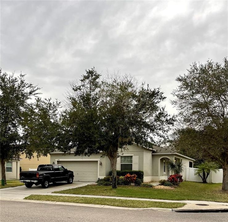 Recently Sold: $350,000 (4 beds, 2 baths, 1845 Square Feet)